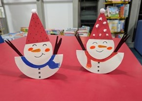 Snow figures crafted from card