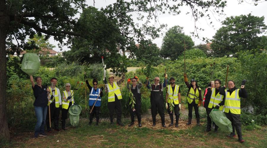 Barnet Climate Action Month - Volunteers cleared 220 metres of invasive plant species from the Silk Stream
